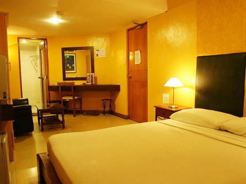 Sir William'S Hotel Quezon City Exterior foto